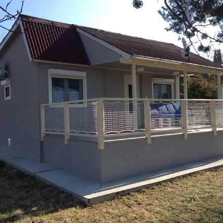Willa Szegfu Apartmanhaz Balatonfůzfő Zewnętrze zdjęcie