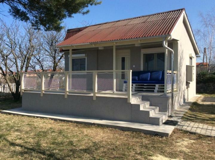 Willa Szegfu Apartmanhaz Balatonfůzfő Zewnętrze zdjęcie