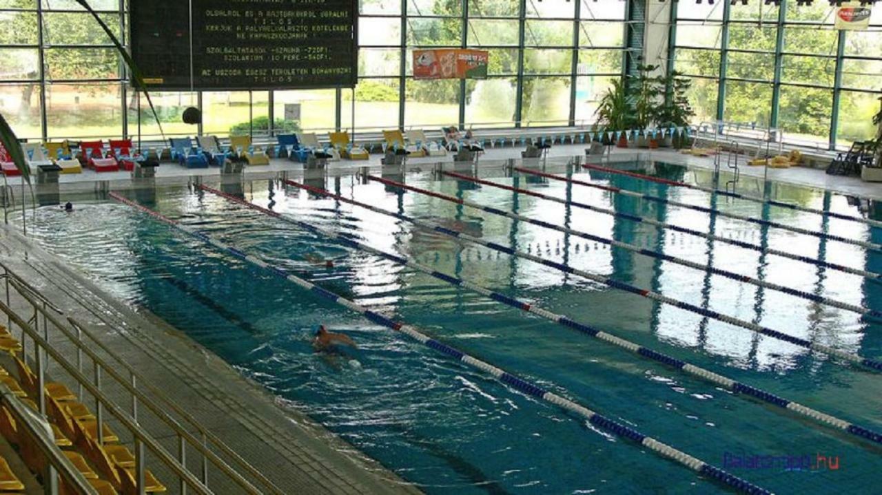 Willa Szegfu Apartmanhaz Balatonfůzfő Zewnętrze zdjęcie